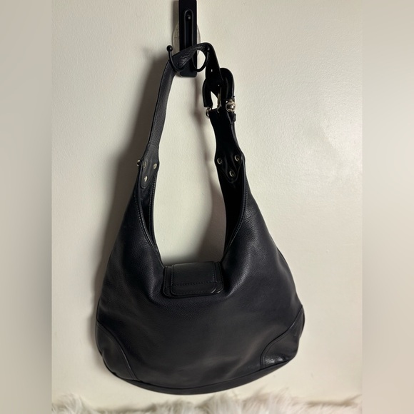 Burberry Hillgate Leather Hobo Bag - Picture 8 of 11